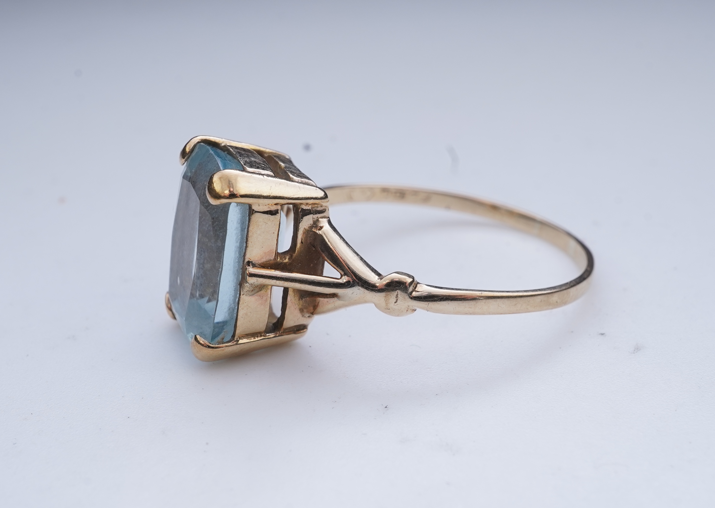 An aquamarine ring